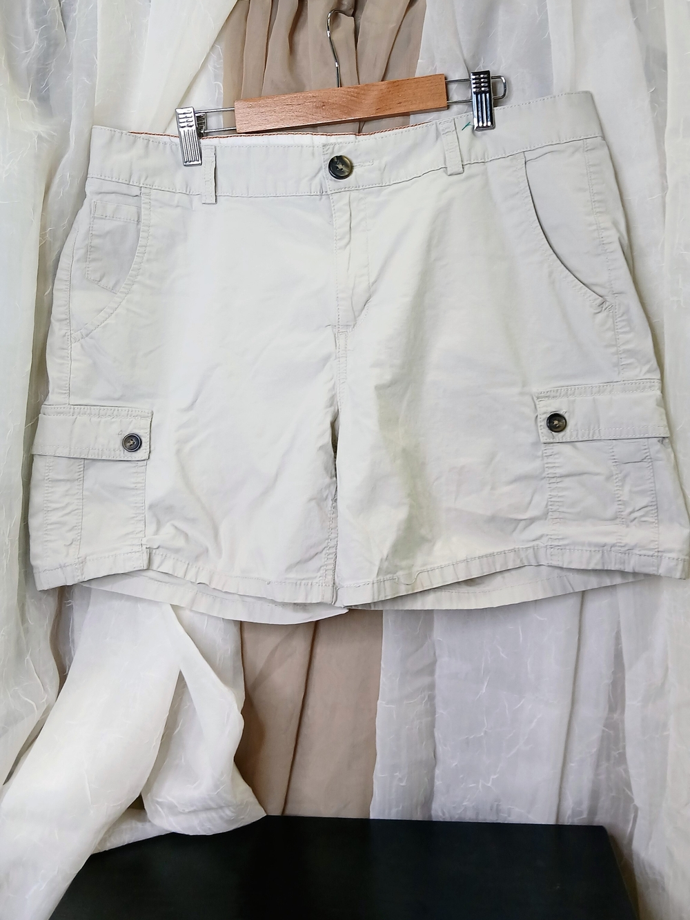 Dockers Women's Cargo Shorts in Light Cream